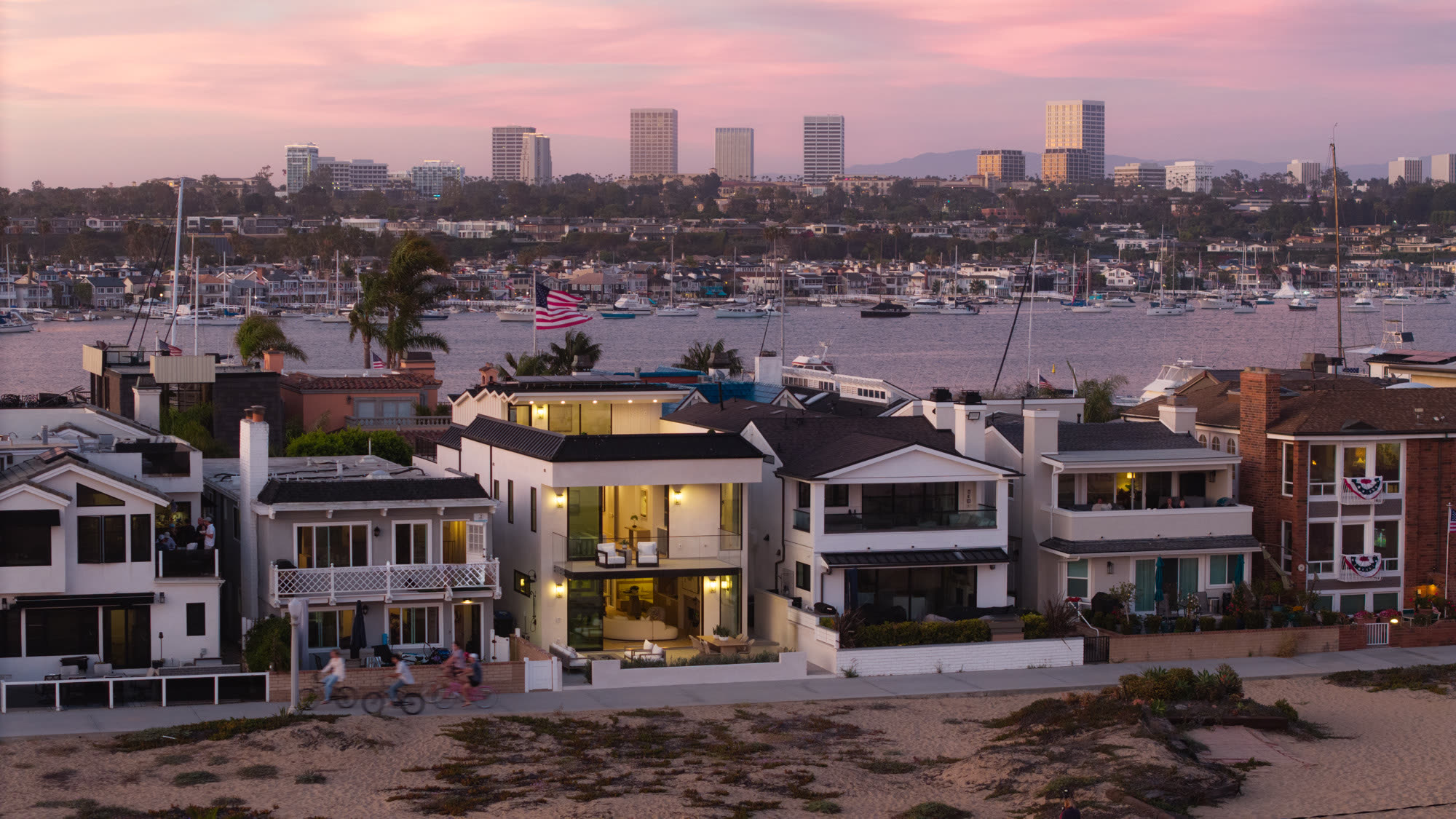 1123 E Balboa Blvd photo