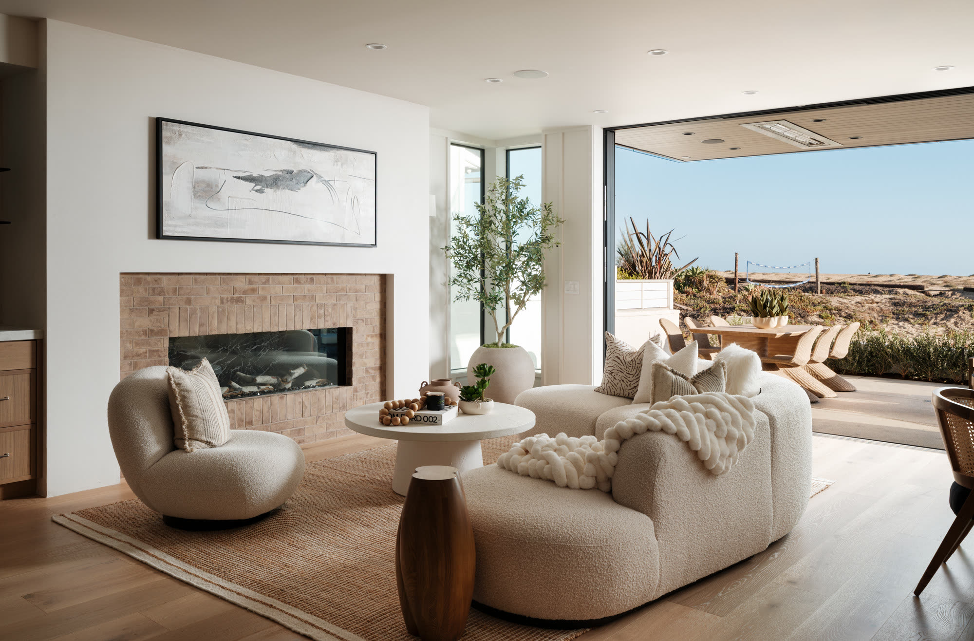 1123 E Balboa Blvd photo