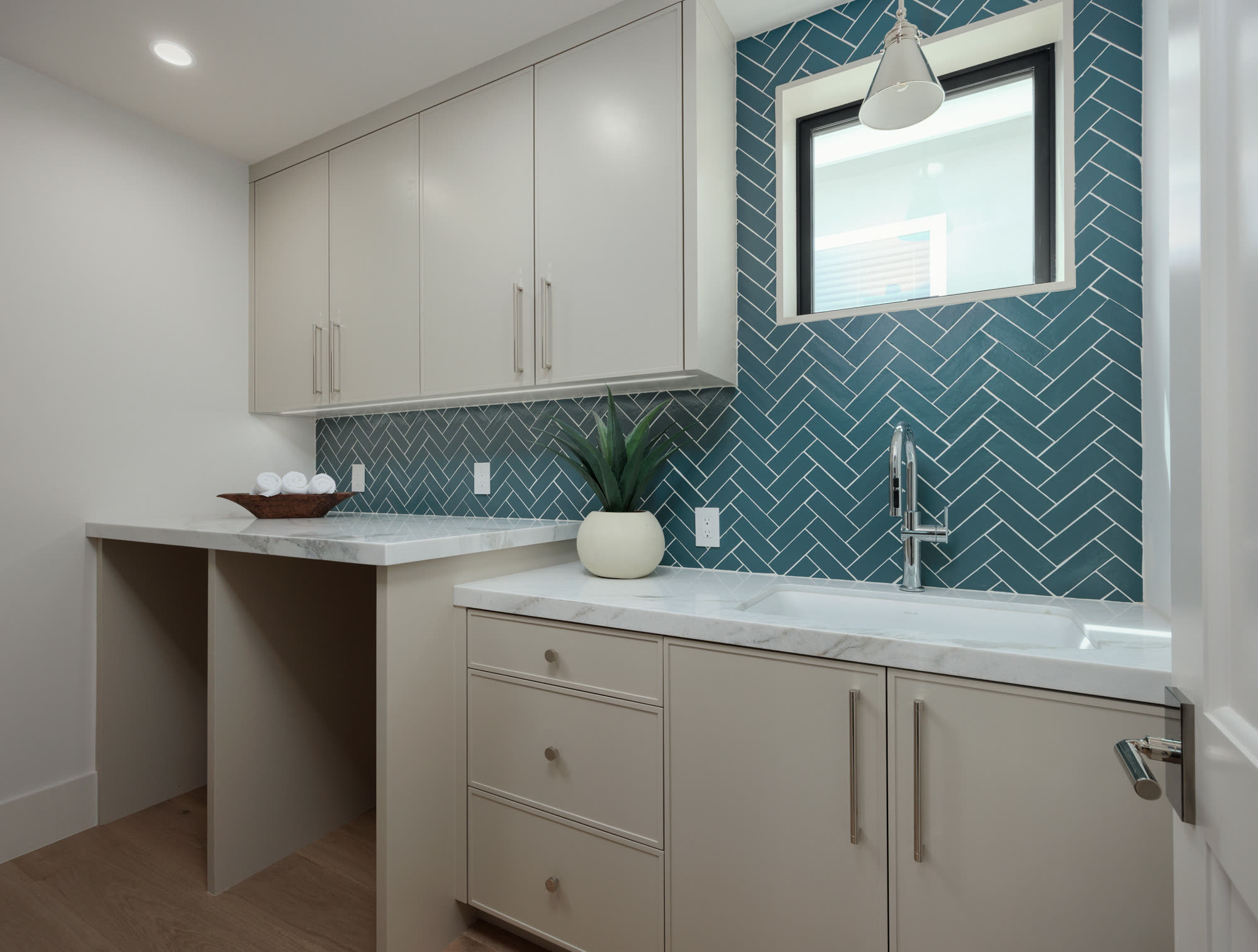 1123 E Balboa Blvd photo