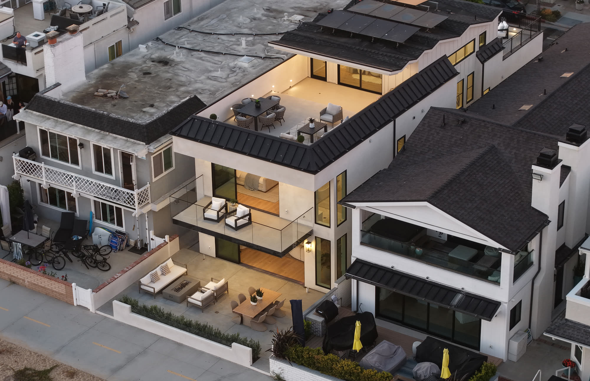 1123 E Balboa Blvd photo
